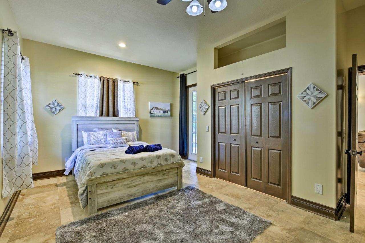 Villa Tampa Oasis With Pool About 7 Mi To Busch Gardens! Extérieur photo